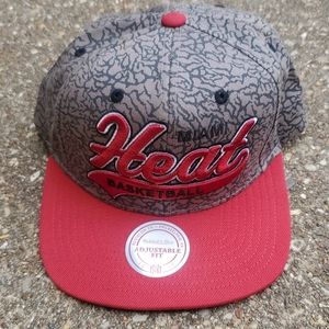 Miami Heat NBA Mitchell & Ness Cap Basketball OSFM